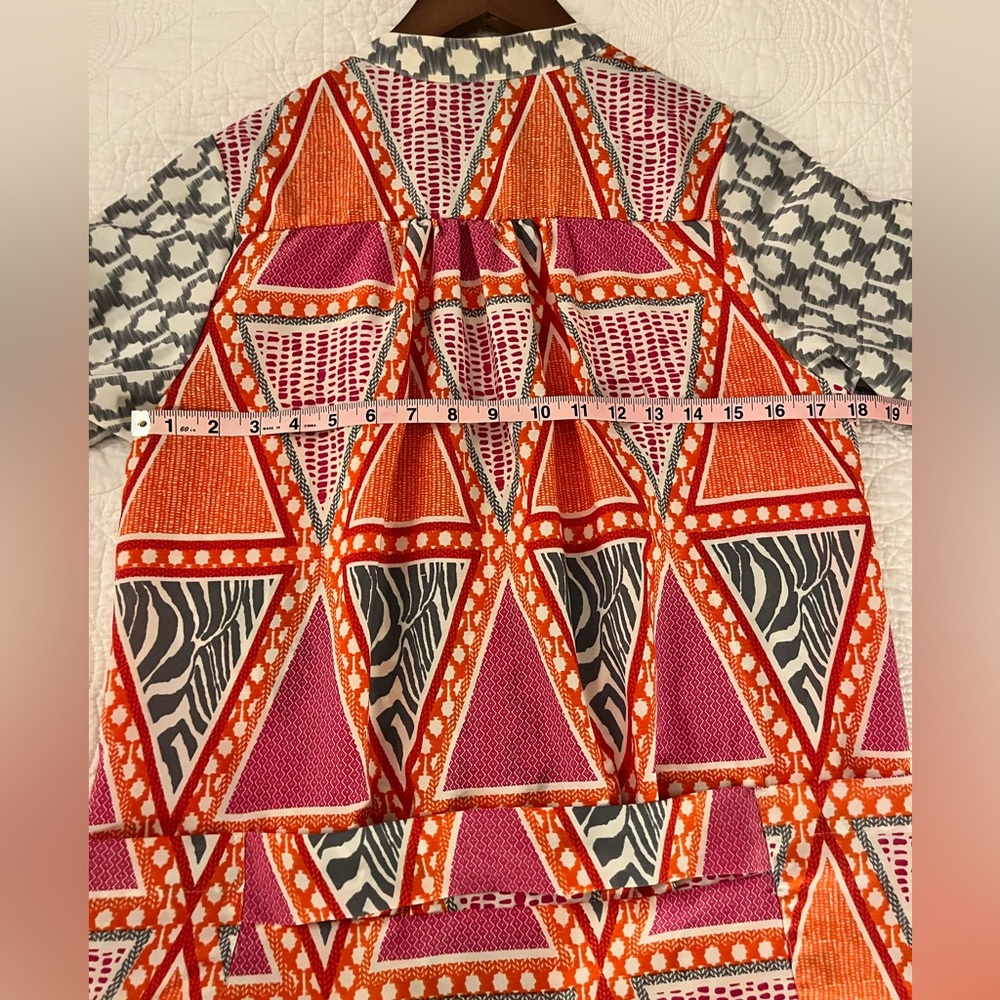 Geometric Patterned Tunic - Picture 2 of 10